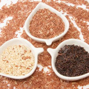 Gạo lứt đen đỏ và trắng