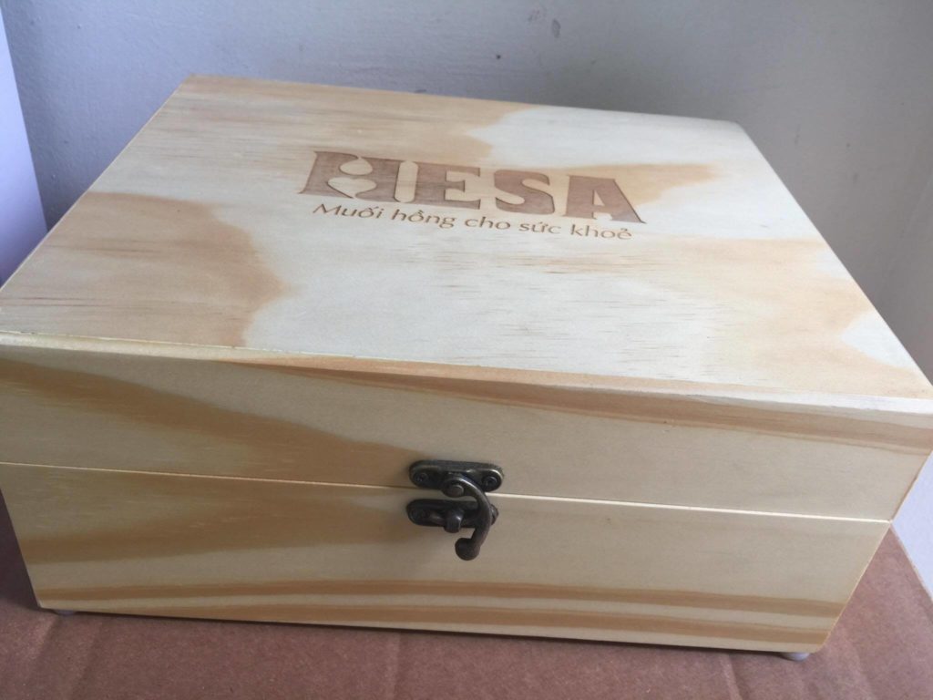 Hộp đèn muối massage chân cao cấp